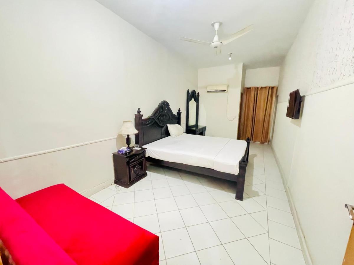 Hotel New Mid City Multan Exteriör bild