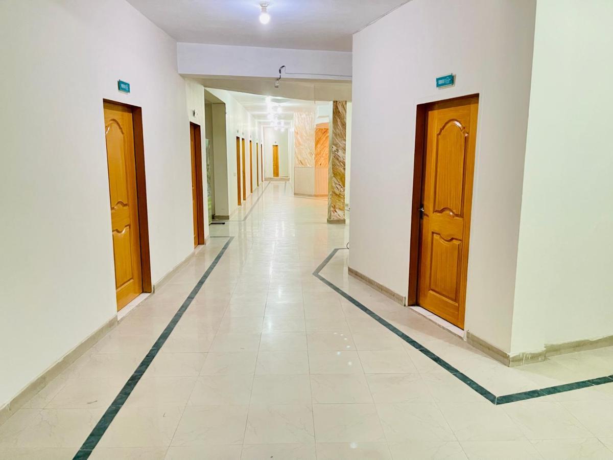Hotel New Mid City Multan Exteriör bild
