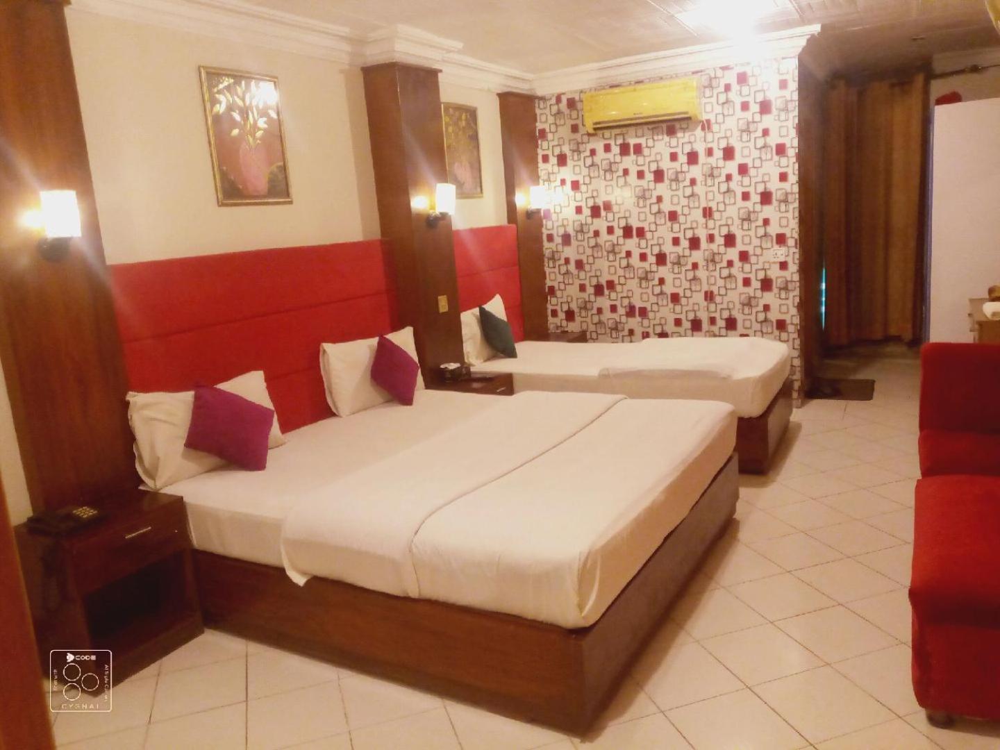 Hotel New Mid City Multan Exteriör bild